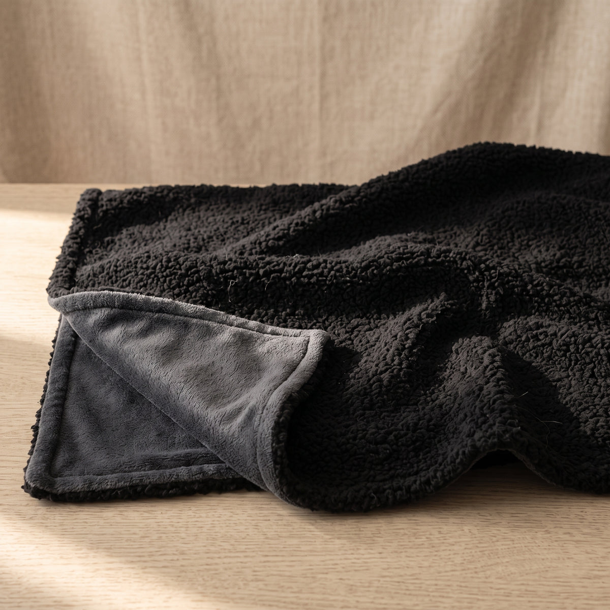 ZenCalm Comfort Blanket™ — Water-Resistant Sherpa Throw