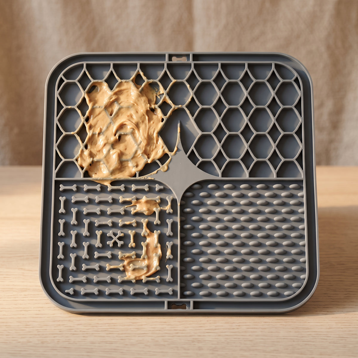 ZenCalm Settle™ — Suction Lick Mat